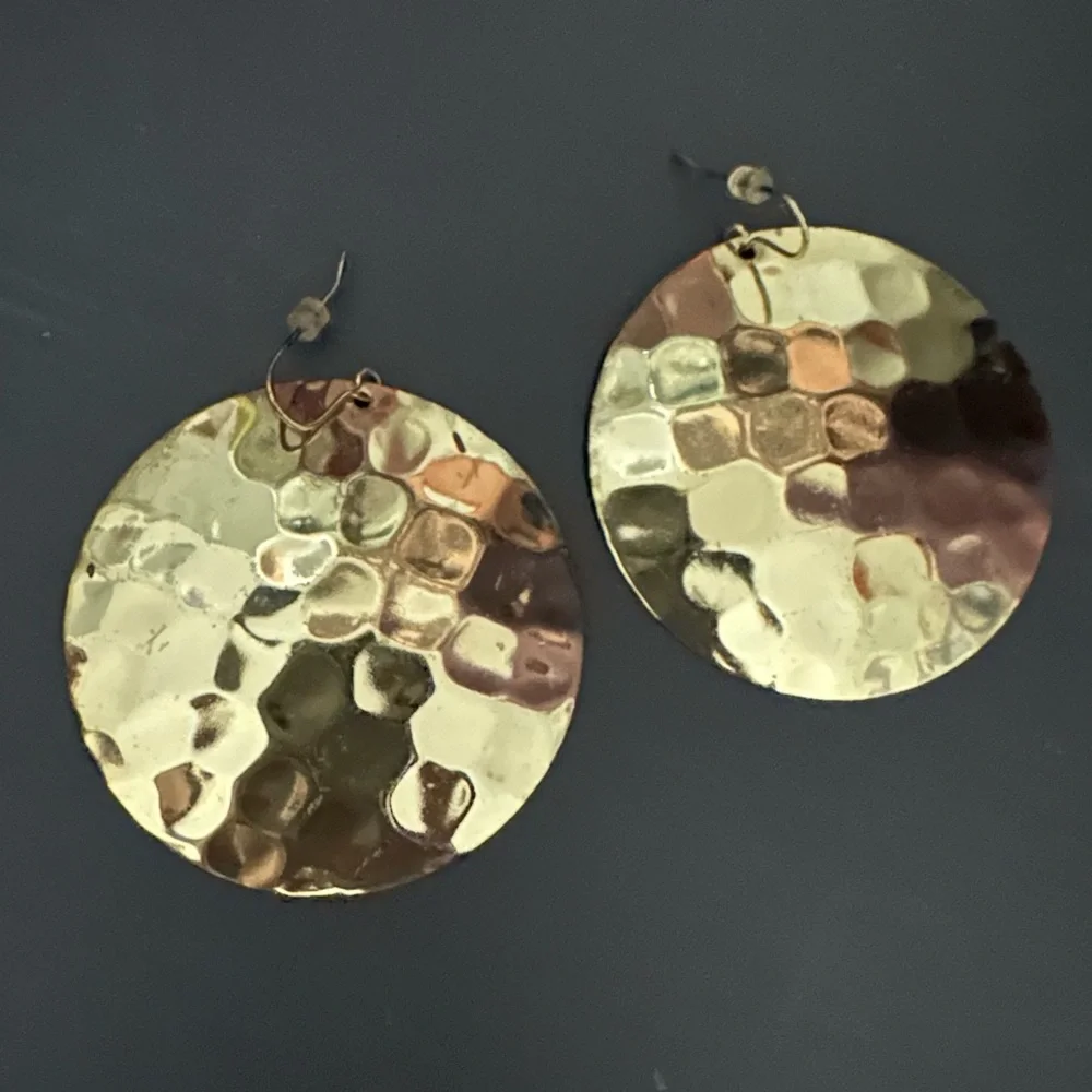 Round statement earrings - Picture 1 of 4